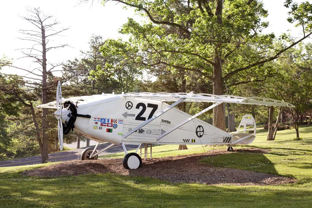 Bernard Williams, Empire Flight, 2013 (de-installed 2014). Color photograph. Laumeier Sculpture Park Photo Archive